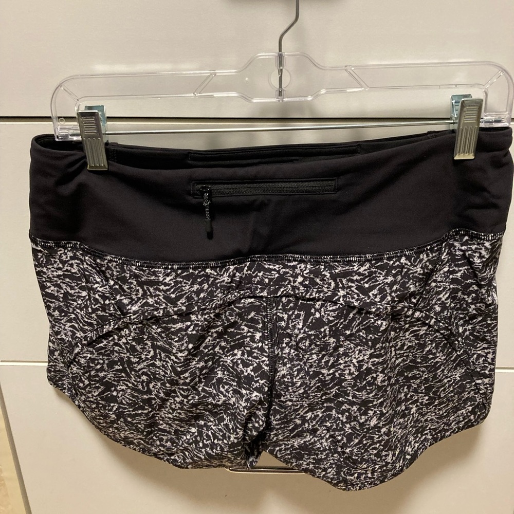 Lululemon size 6, black and white shorts with zipper in back